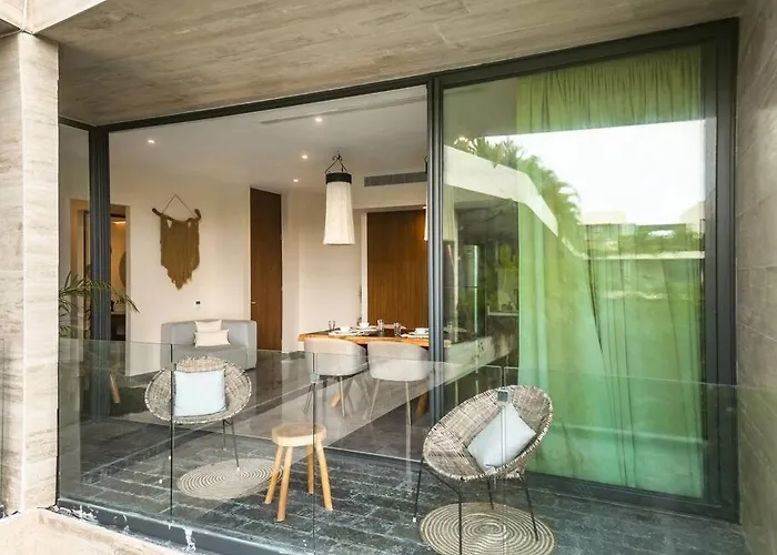 Mistiq Luxury Getaway *