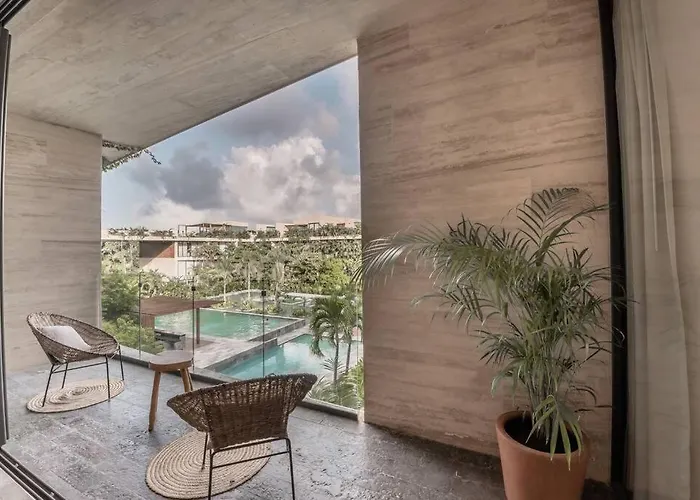 Mistiq Luxury Getaway