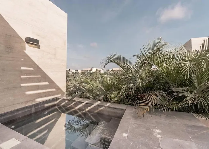 Mistiq Luxury Getaway